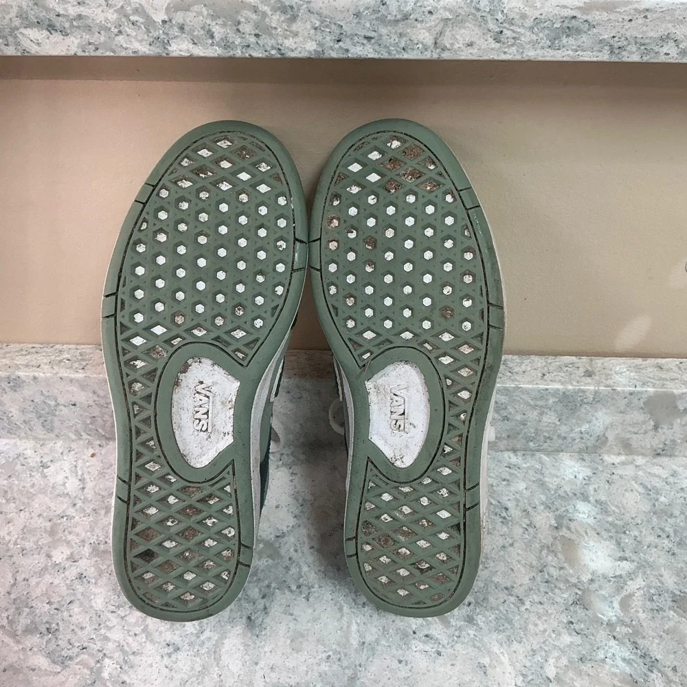 Vans Lowland ComfyCush New Varsity Green Gables 6.5M 8W Green Suede Sneakers